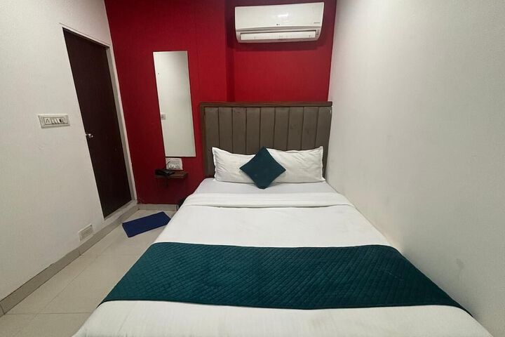 Room 15 of 27