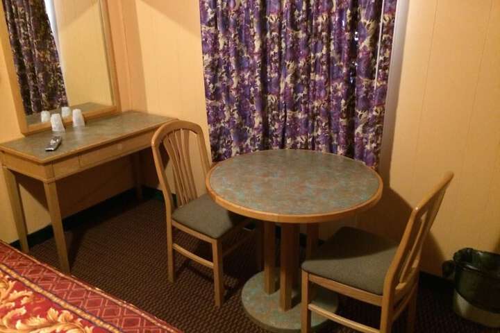Room 9 of 15
