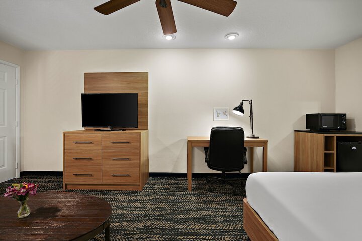 Room 10 of 42