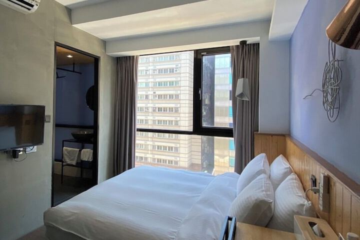 Room 22 of 61