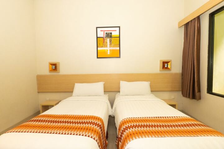 Room 11 of 111