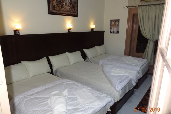 Room 9 of 35