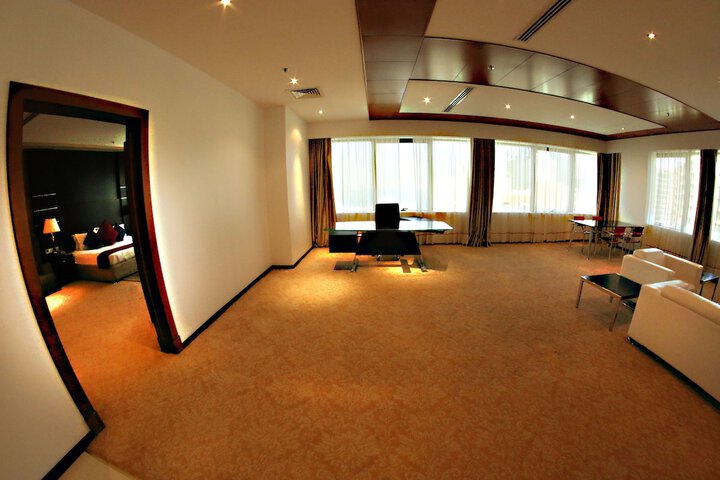 Room 49 of 76