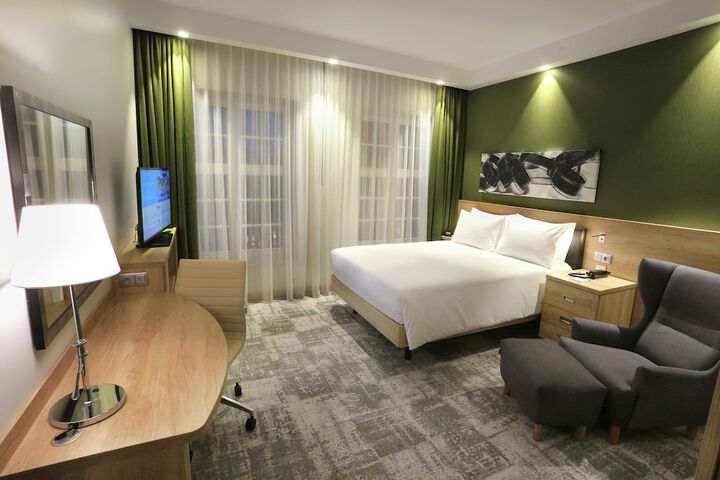 Room 26 of 86