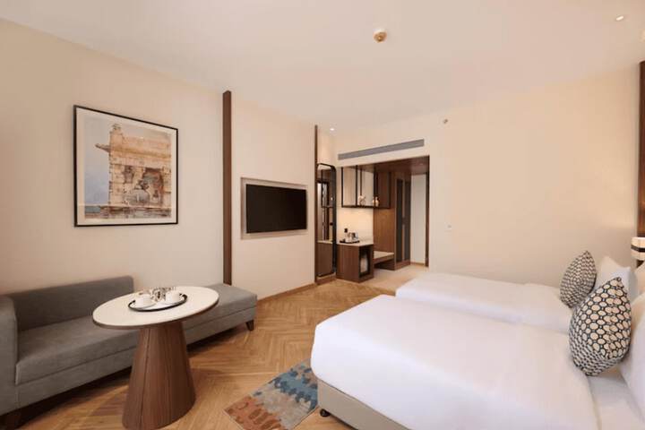 Room 36 of 71