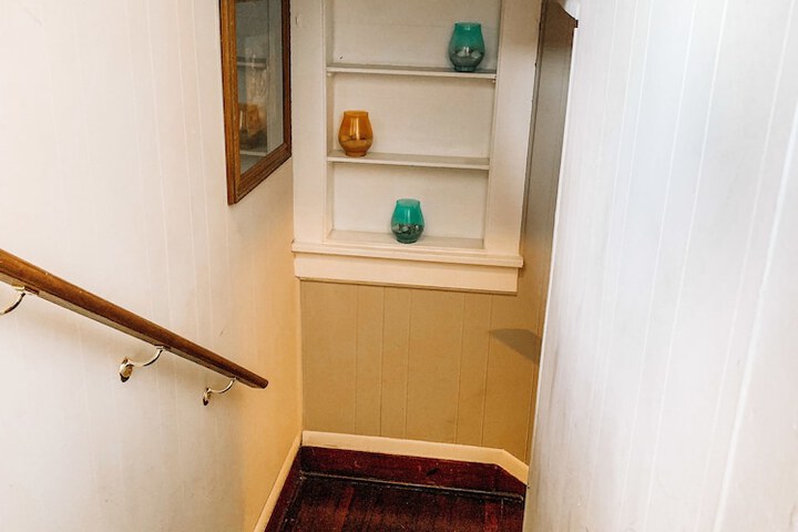 Room 4 of 84