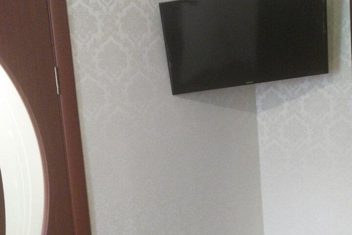 Room 17 of 27