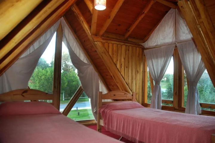 Room 2 of 7
