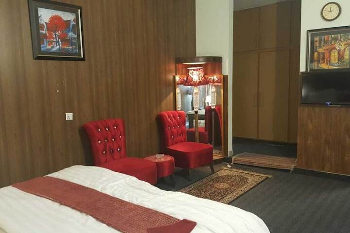 Room 11 of 15