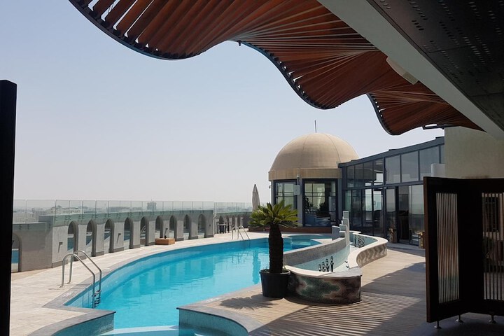Pool 44 of 60