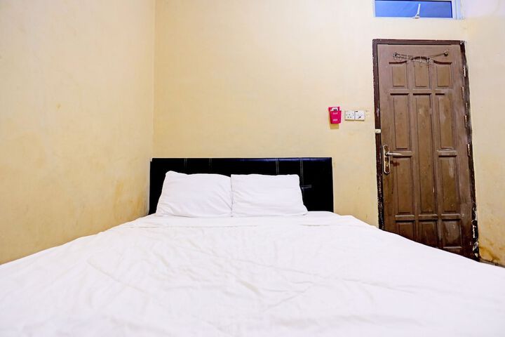 Room 13 of 27