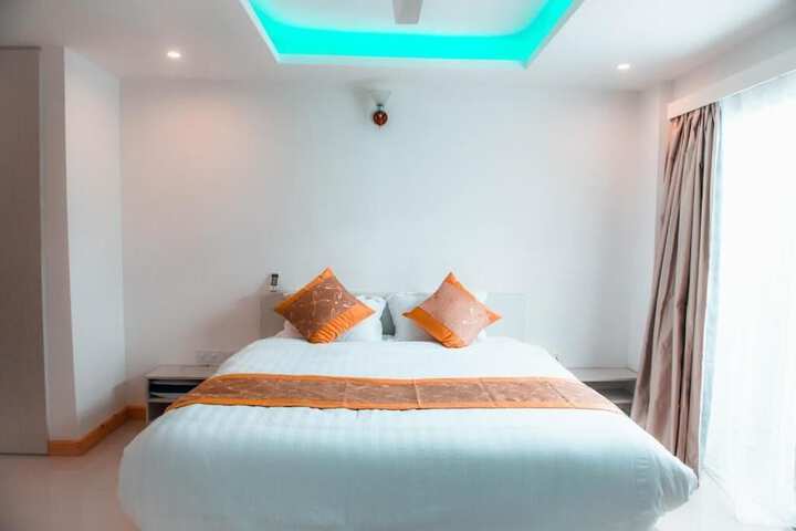Room 3 of 25