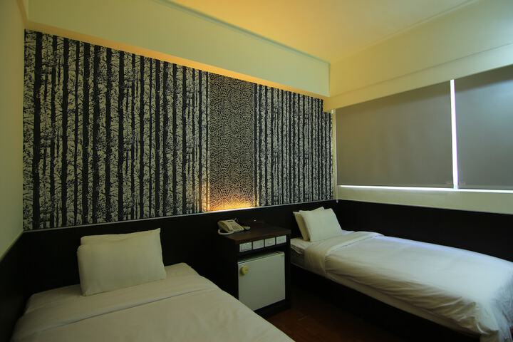 Room 13 of 49