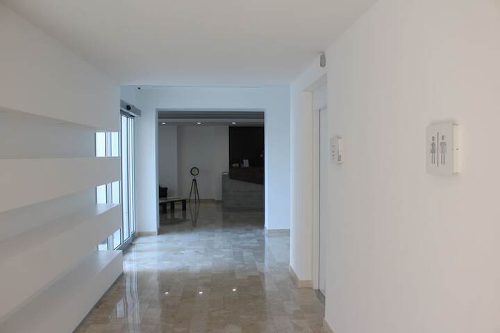 Ballroom/Hall 49 of 60