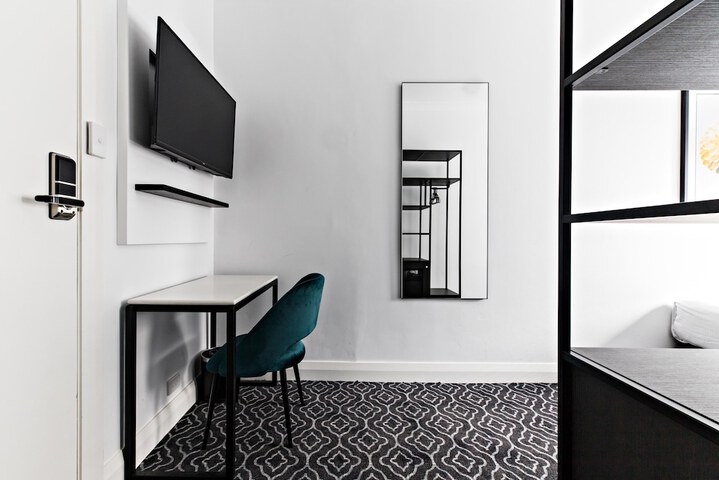 Room 17 of 74