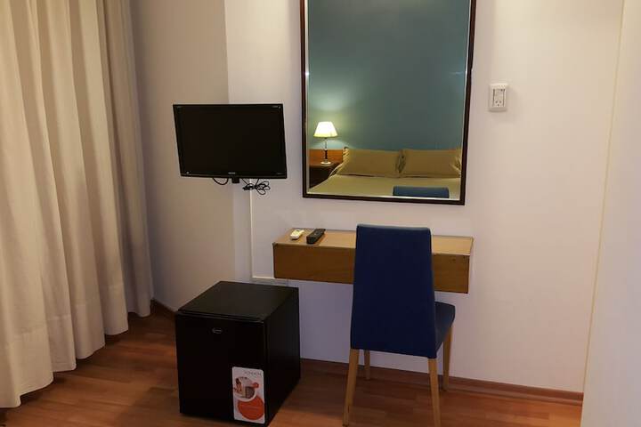 Room 12 of 33
