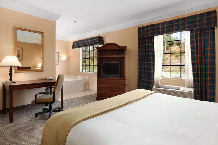 2 Double Beds (1 of 7)