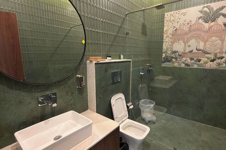 Room 62 of 89
