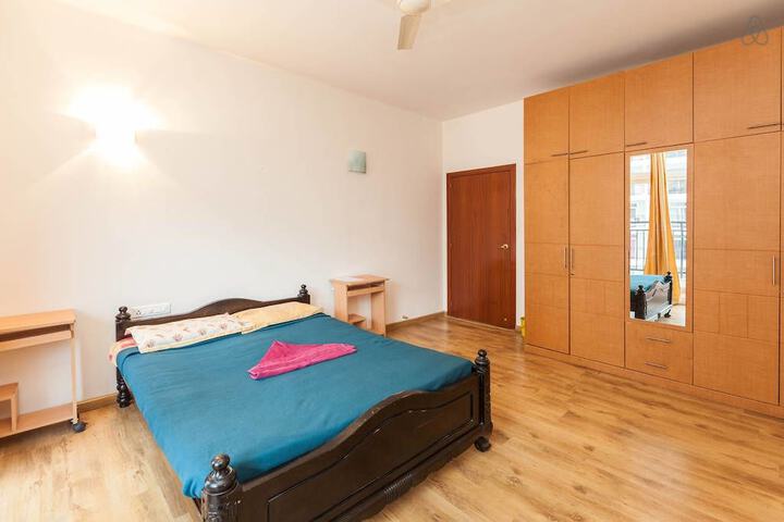 Room 5 of 36