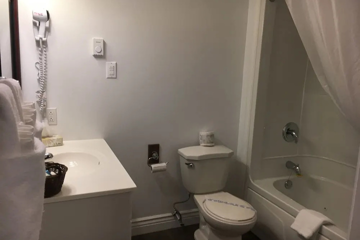 Room 7 of 17
