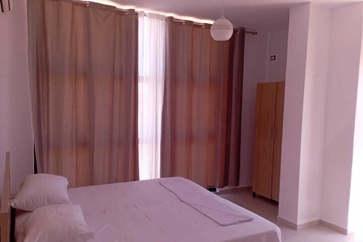 Room 17 of 38
