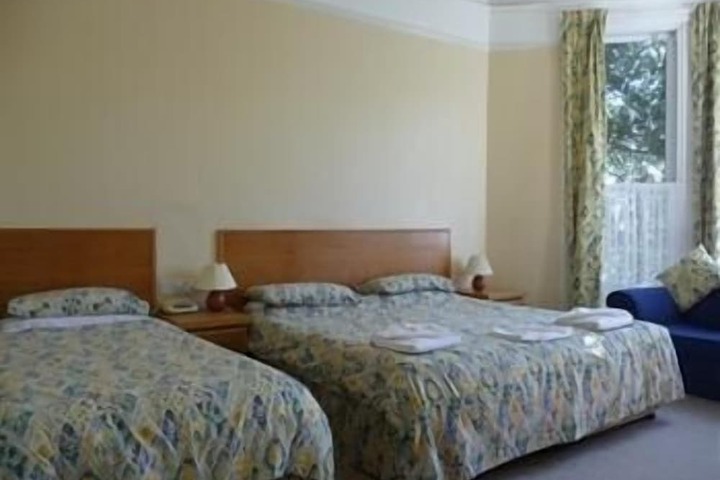 Room 3 of 16