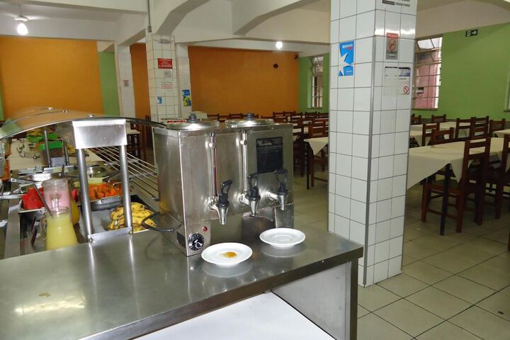Dining 32 of 43