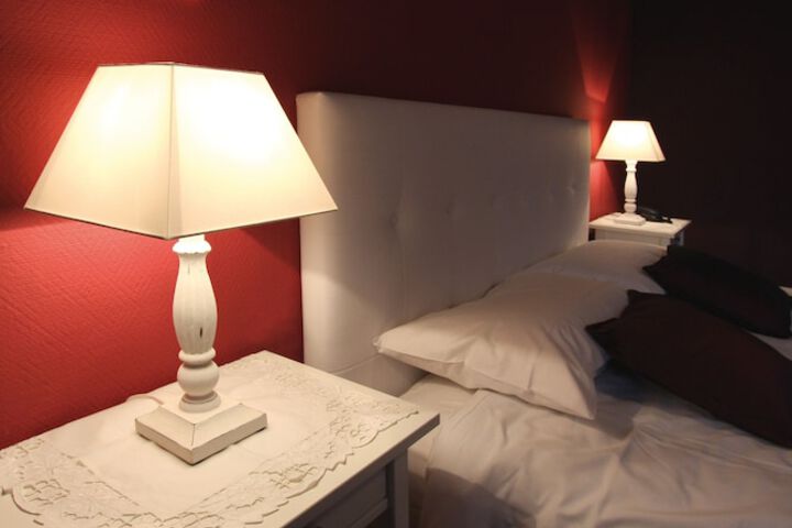 Room 42 of 147