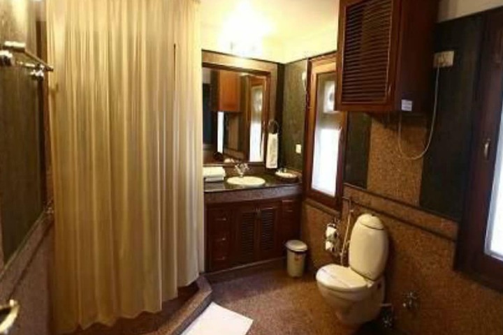 Room 14 of 34