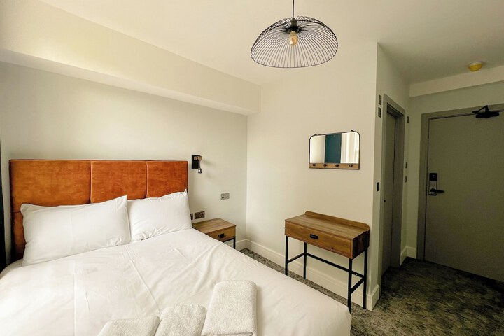 Room 14 of 19