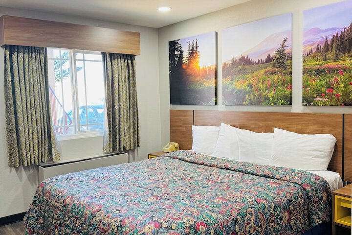 Room 16 of 38