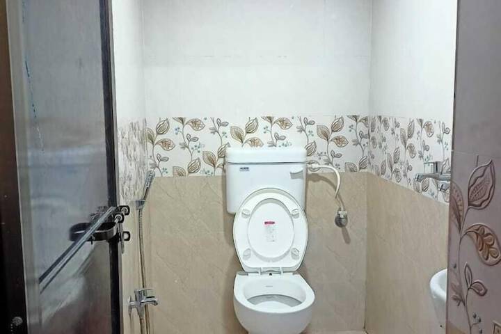 Room 15 of 20