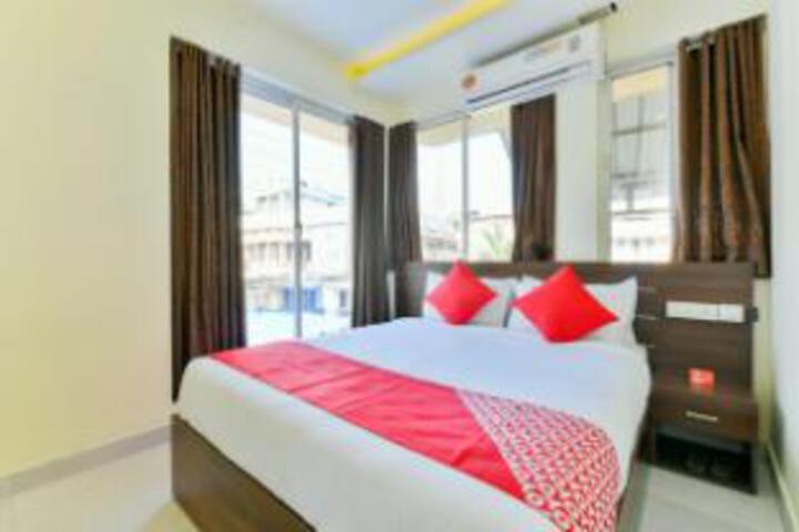 Room 8 of 9