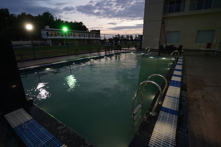 Pool 41 of 49