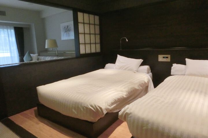 Room 8 of 66