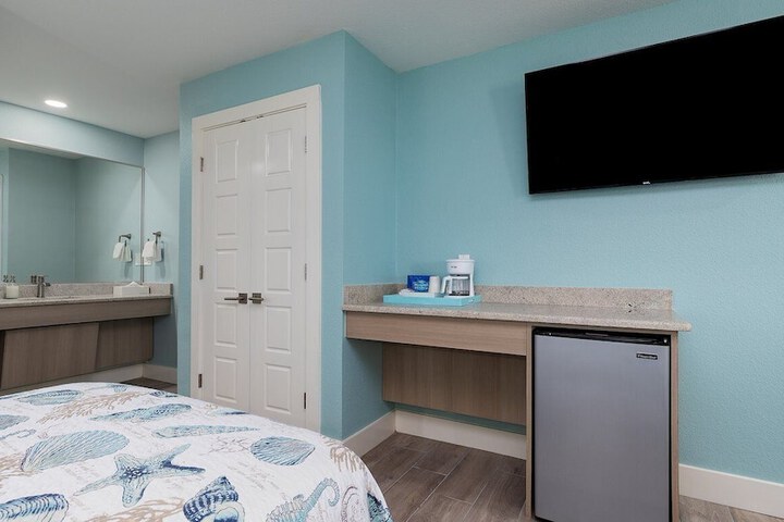 Room 10 of 68