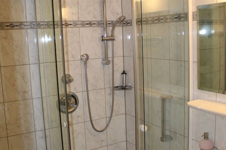 Room 10 of 24