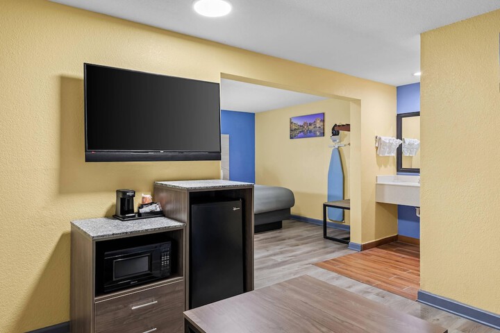 Room 35 of 57