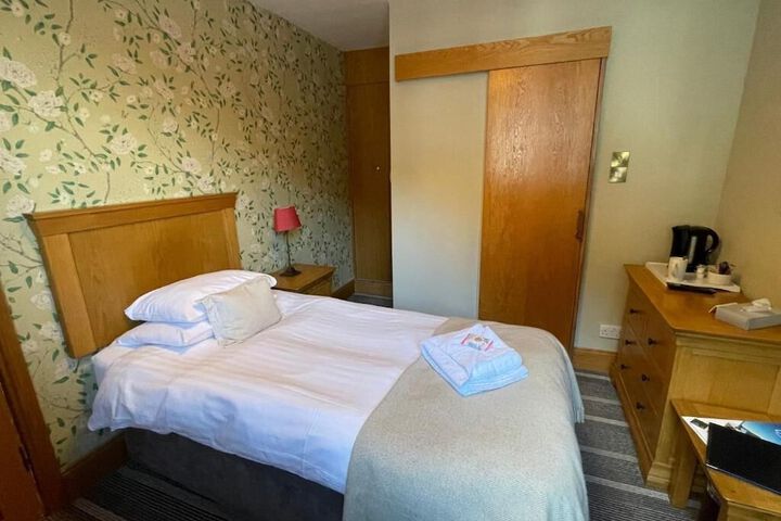 Room 5 of 60