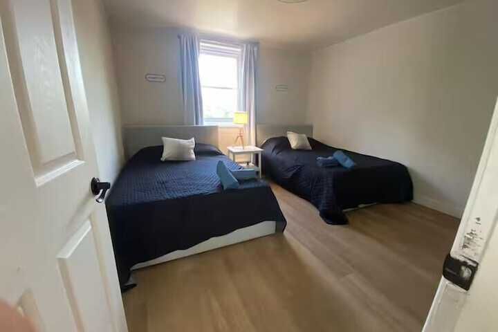 Room 2 of 36