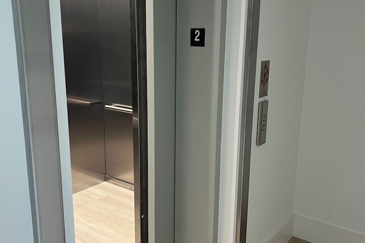Room 44 of 109