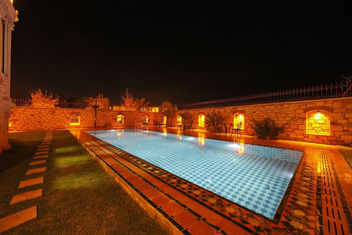 Pool 91 of 171