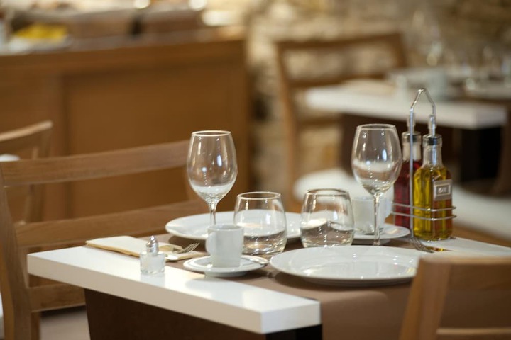 Dining 36 of 47