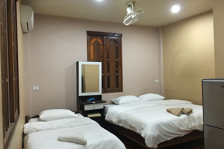 Room 8 of 25