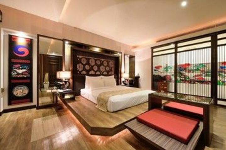 Room 83 of 118