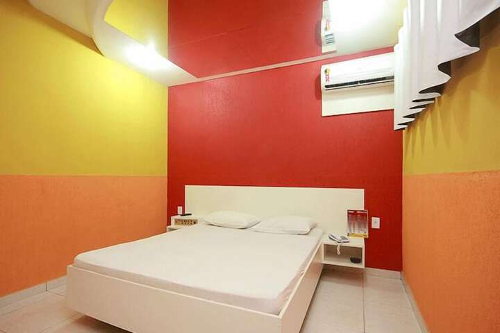 Room 20 of 33
