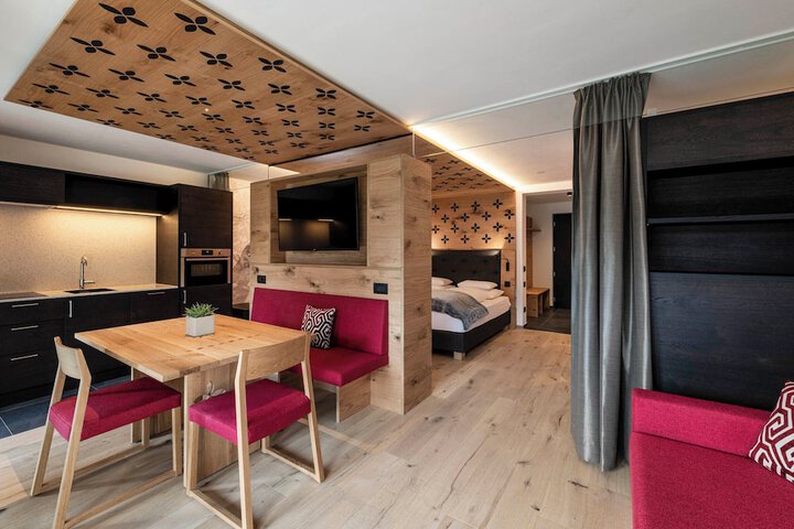 Room 8 of 20