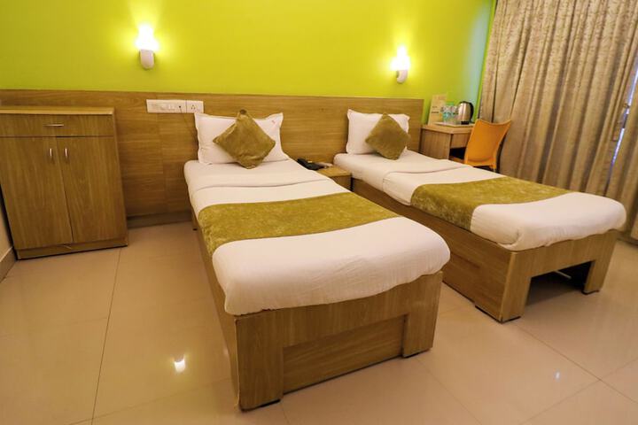 Room 45 of 102