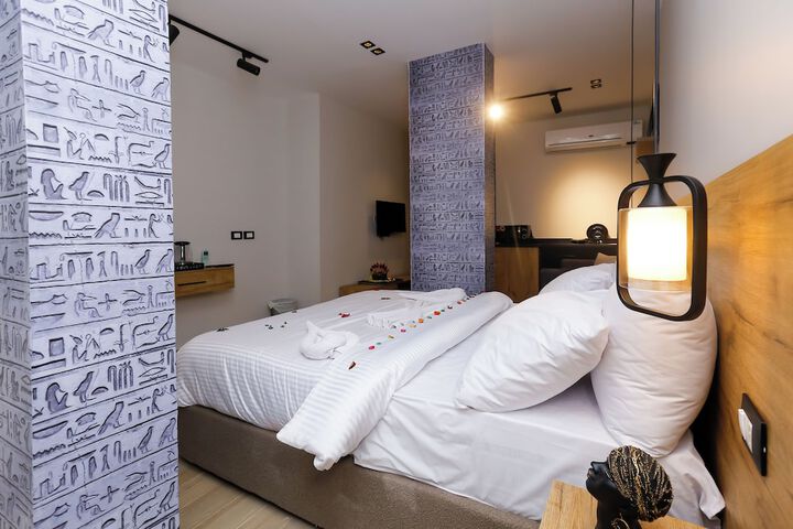 Room 35 of 150