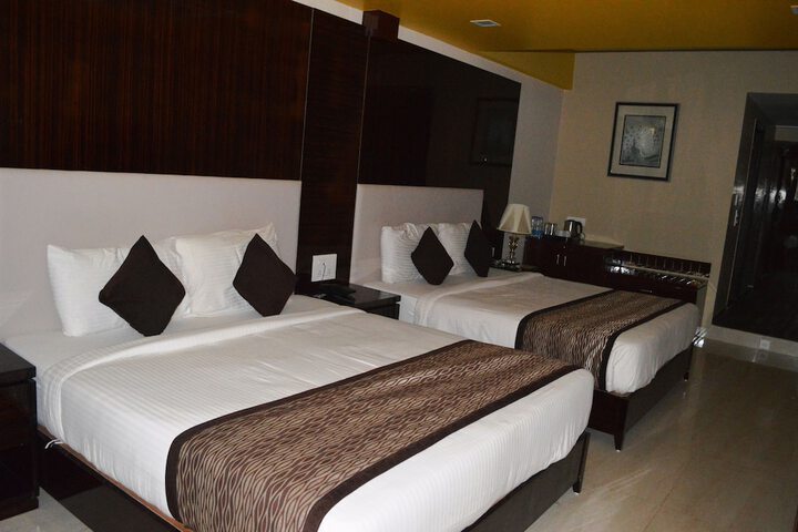 Room 6 of 53